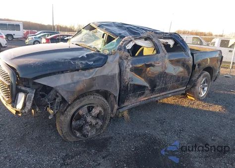 2017 Ram 1500 Express 4X4 5'7 Box z USA, uszkodzony, nr VIN 3C6RR7KT0HG660079